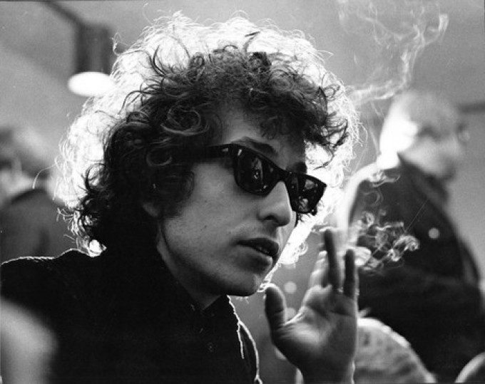 Bob dylan young sunglasses smoking