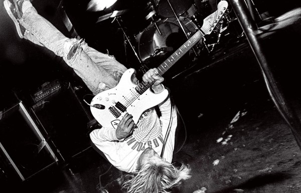 Kurt Cobain Live Gig Upside Down Guitar Solo