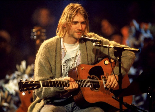 kurt cobain on mtv unplugged with his acoustic martin d 18 e