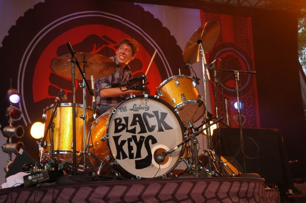 black keys Patrick Carney drum set