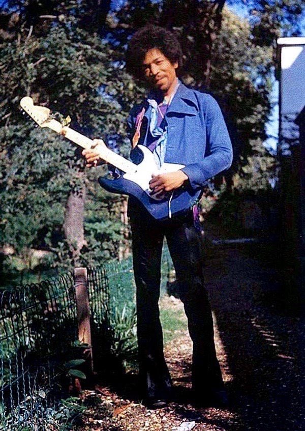 On September 17, 1970, the last ever photos of Jimi Hendrix were taken by his girlfriend Monika Dannemann.