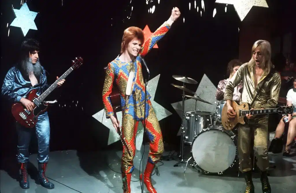 David Bowie as Ziggy Stardust and the Spiders from Mars - Desktop Wallpaper.