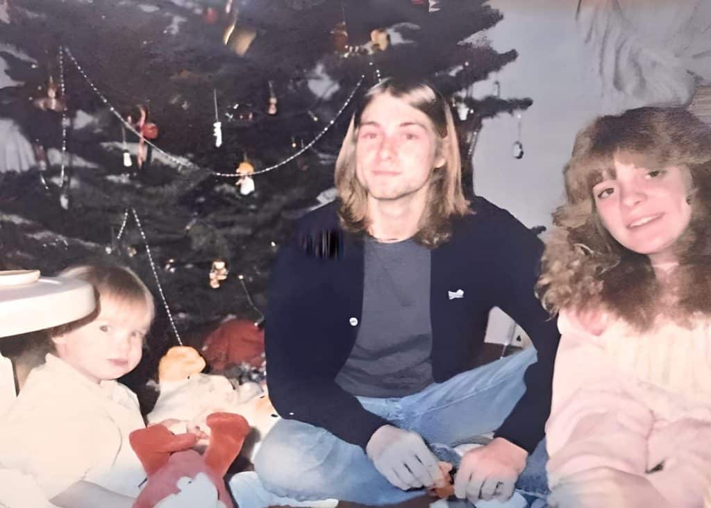 Kurt Cobain with his sisters Kim Cobain and Brianne O'Connor in 1987.